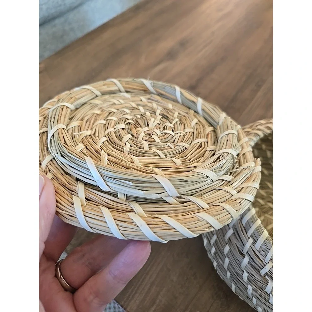 Vintage Woven Sweetgrass Handmade Round Bulbous Basket With Lid 7